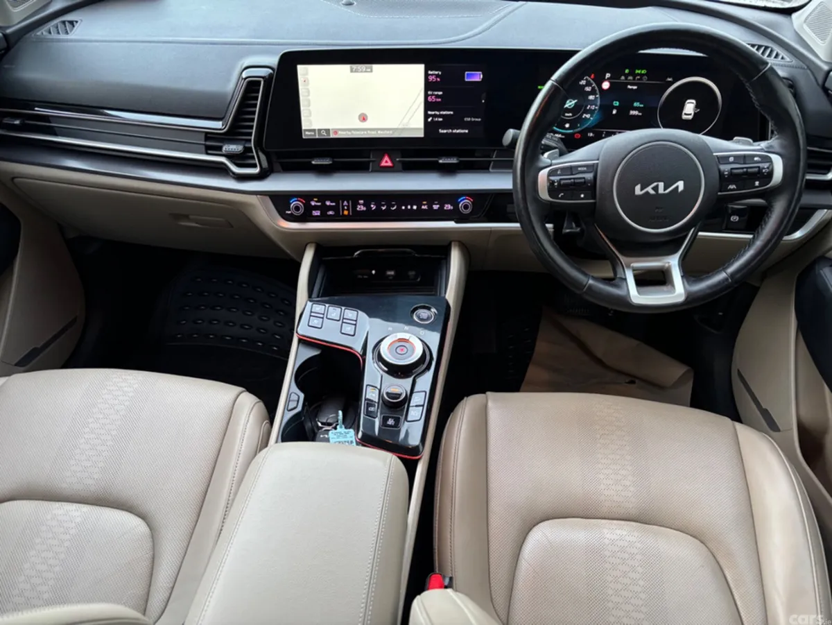 Kia Sportage MPV, Petrol Plug-in Hybrid, 2023, White