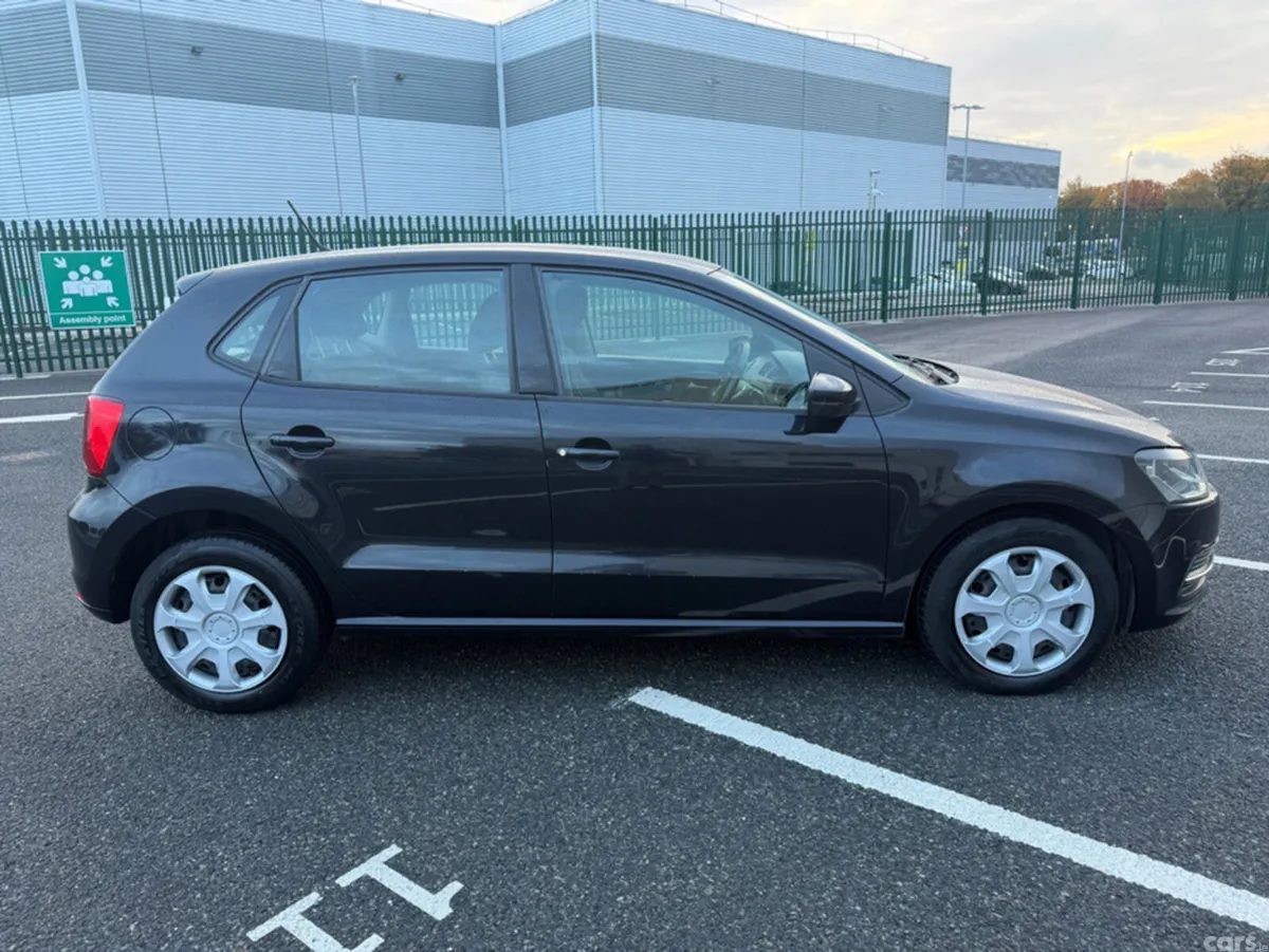 Volkswagen Polo Hatchback, Petrol, 2014, Black