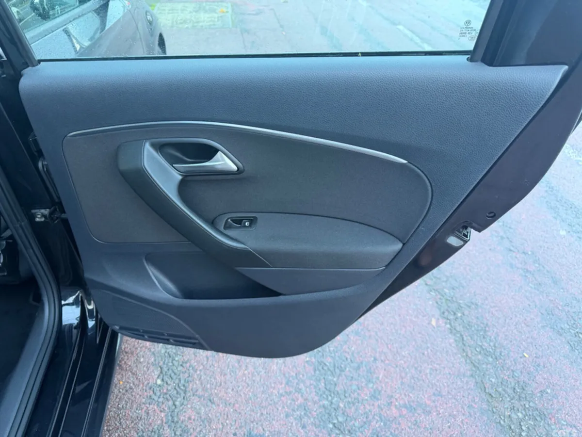 Volkswagen Polo Hatchback, Petrol, 2014, Black