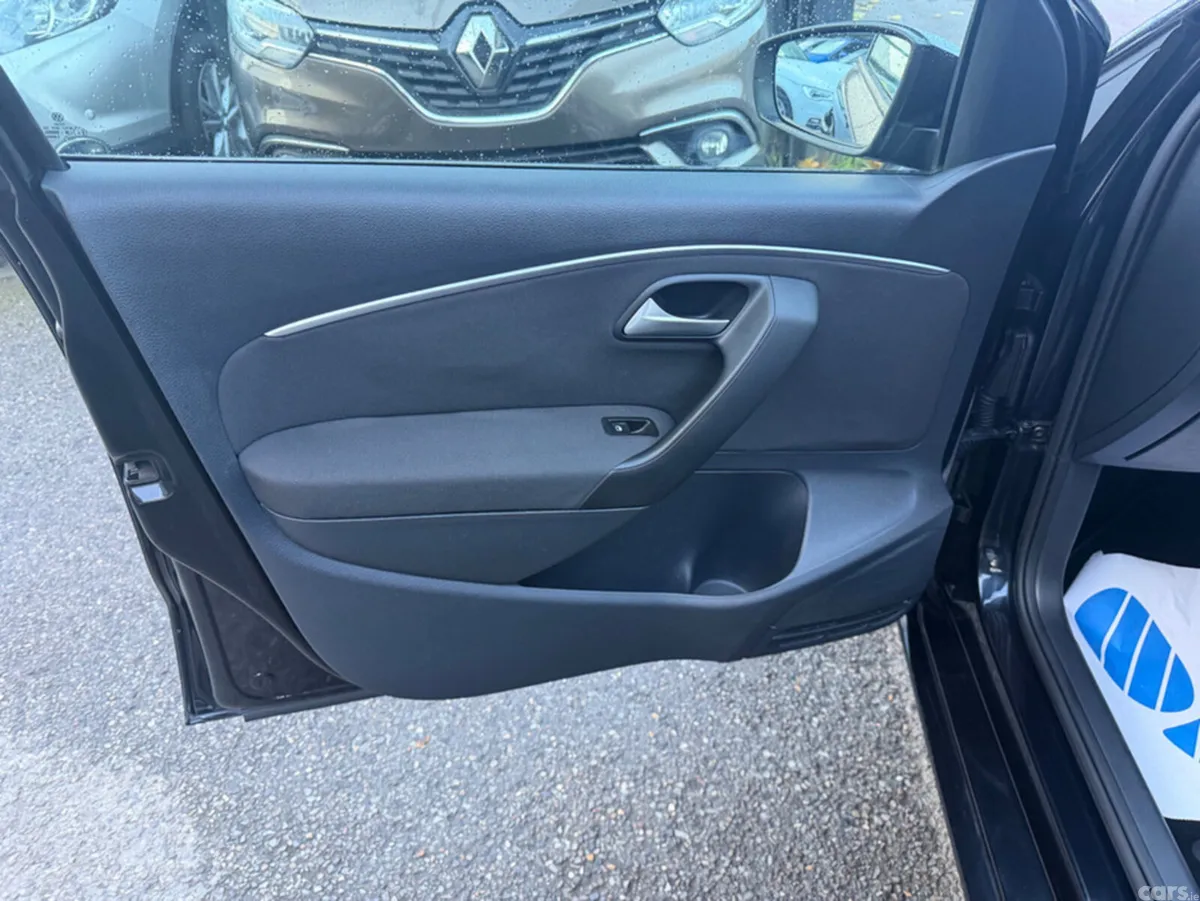 Volkswagen Polo Hatchback, Petrol, 2014, Black