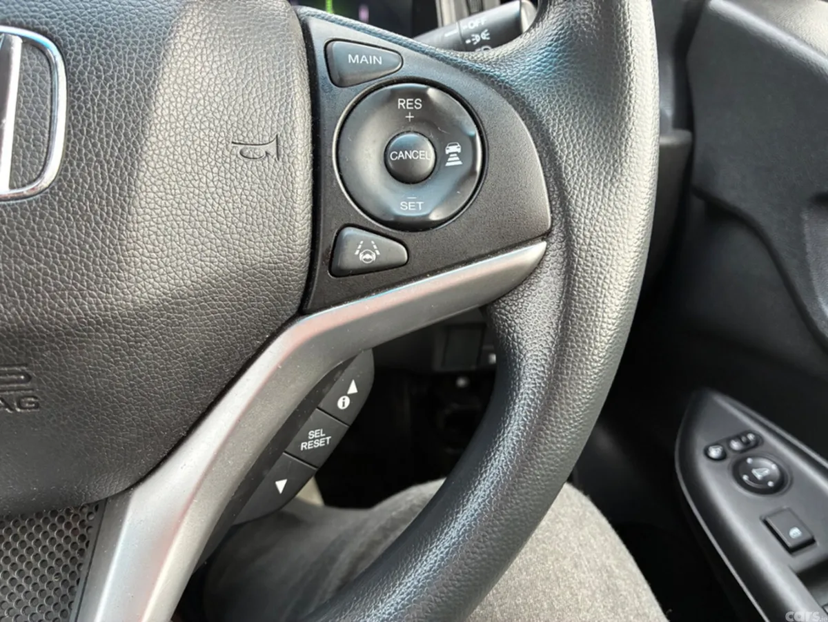 Honda Fit Hatchback, Petrol Hybrid, 2018, White