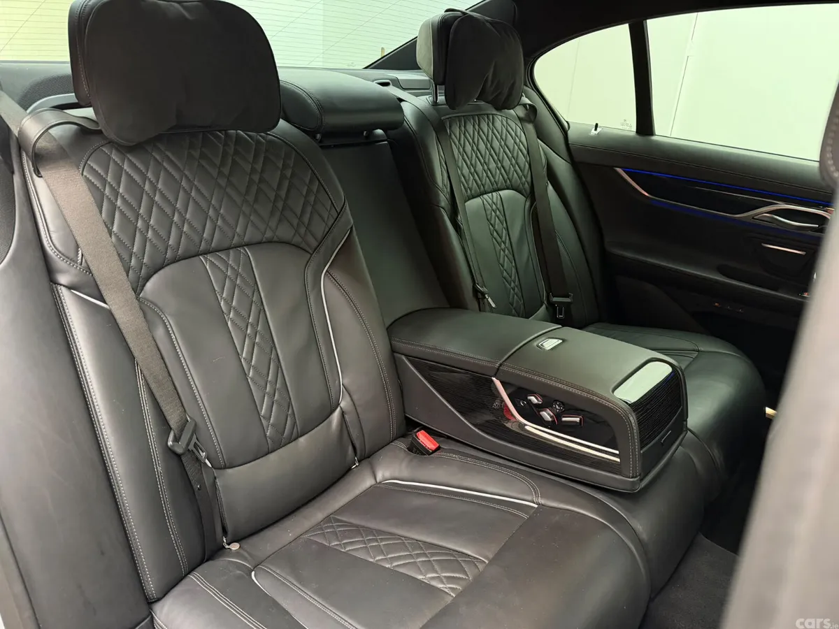 BMW 7-Series Saloon, Diesel, 2019, Silver