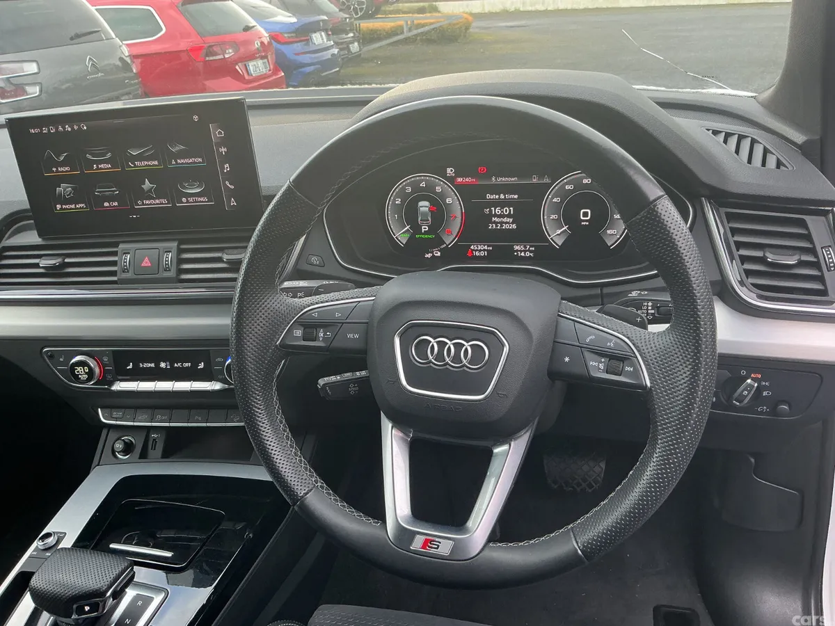 Audi Q5 SUV, Petrol Hybrid, 2023, White