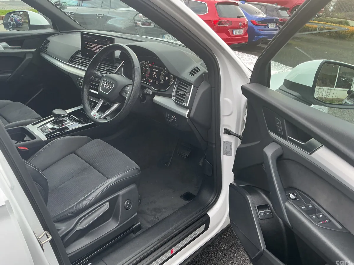 Audi Q5 SUV, Petrol Hybrid, 2023, White