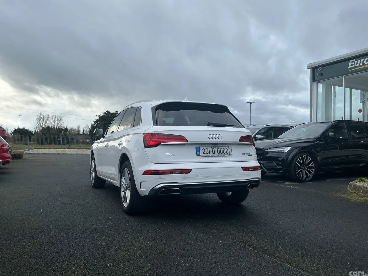 Audi Q5 SUV, Petrol Hybrid, 2023, White