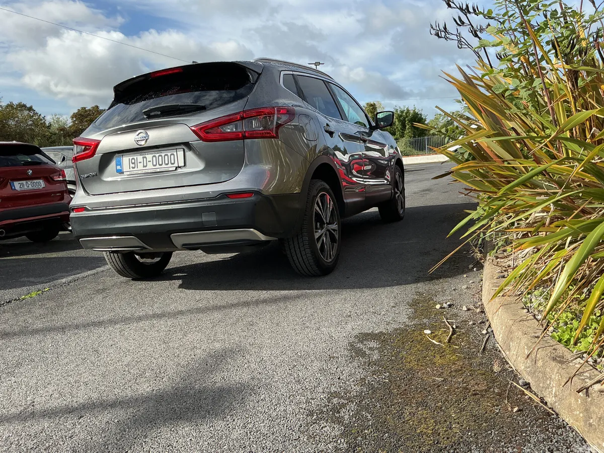 Nissan Qashqai SUV, Diesel, 2019, Grey