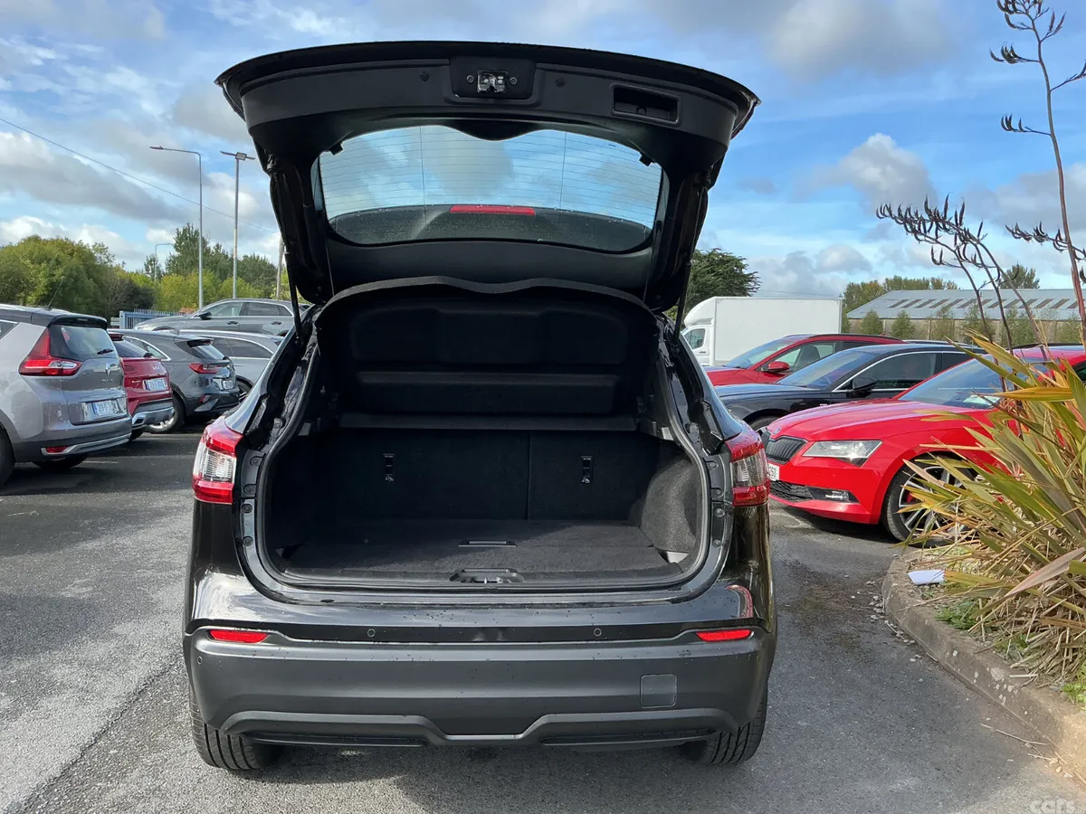 Nissan Qashqai SUV, Diesel, 2019, Black