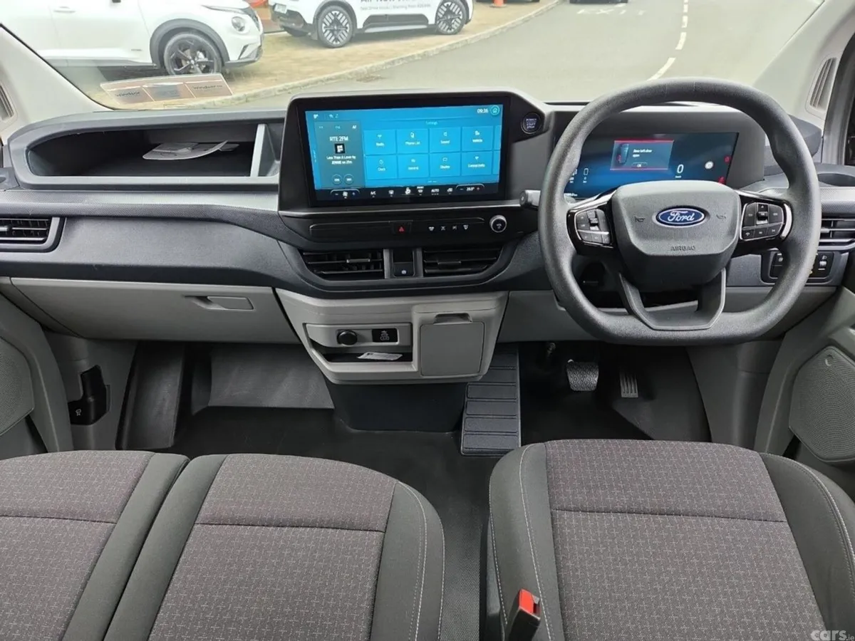 Ford Transit Custom MPV, Petrol Plug-in Hybrid, 2026, Black