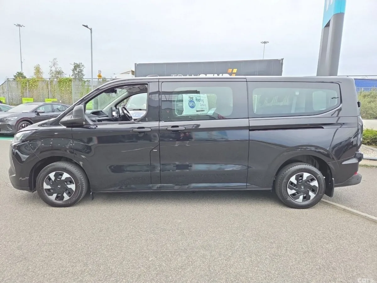 Ford Transit Custom MPV, Petrol Plug-in Hybrid, 2026, Black