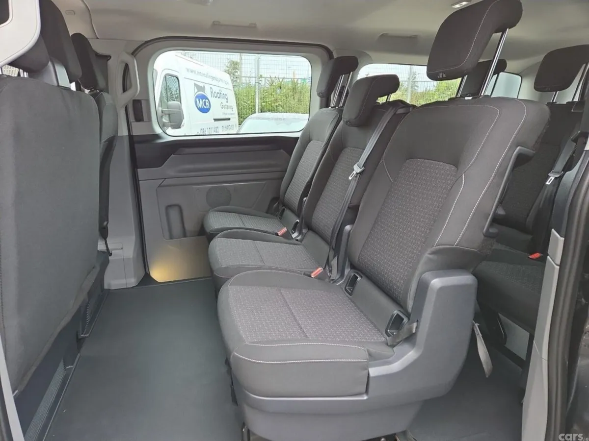 Ford Transit Custom MPV, Petrol Plug-in Hybrid, 2026, Black