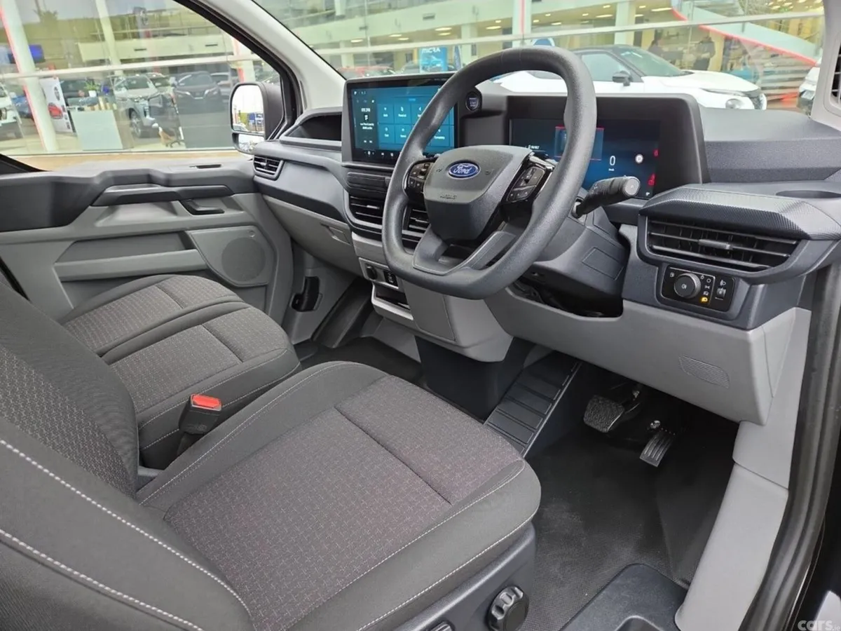 Ford Transit Custom MPV, Petrol Plug-in Hybrid, 2026, Black