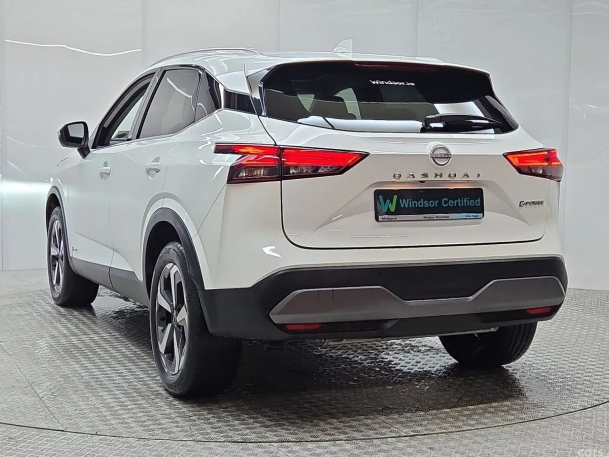 Nissan Qashqai MPV, Petrol Hybrid, 2023, White