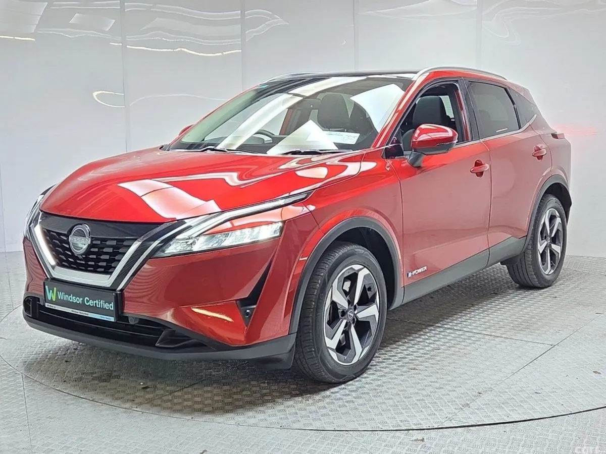 Nissan Qashqai MPV, Petrol, 2023, Red