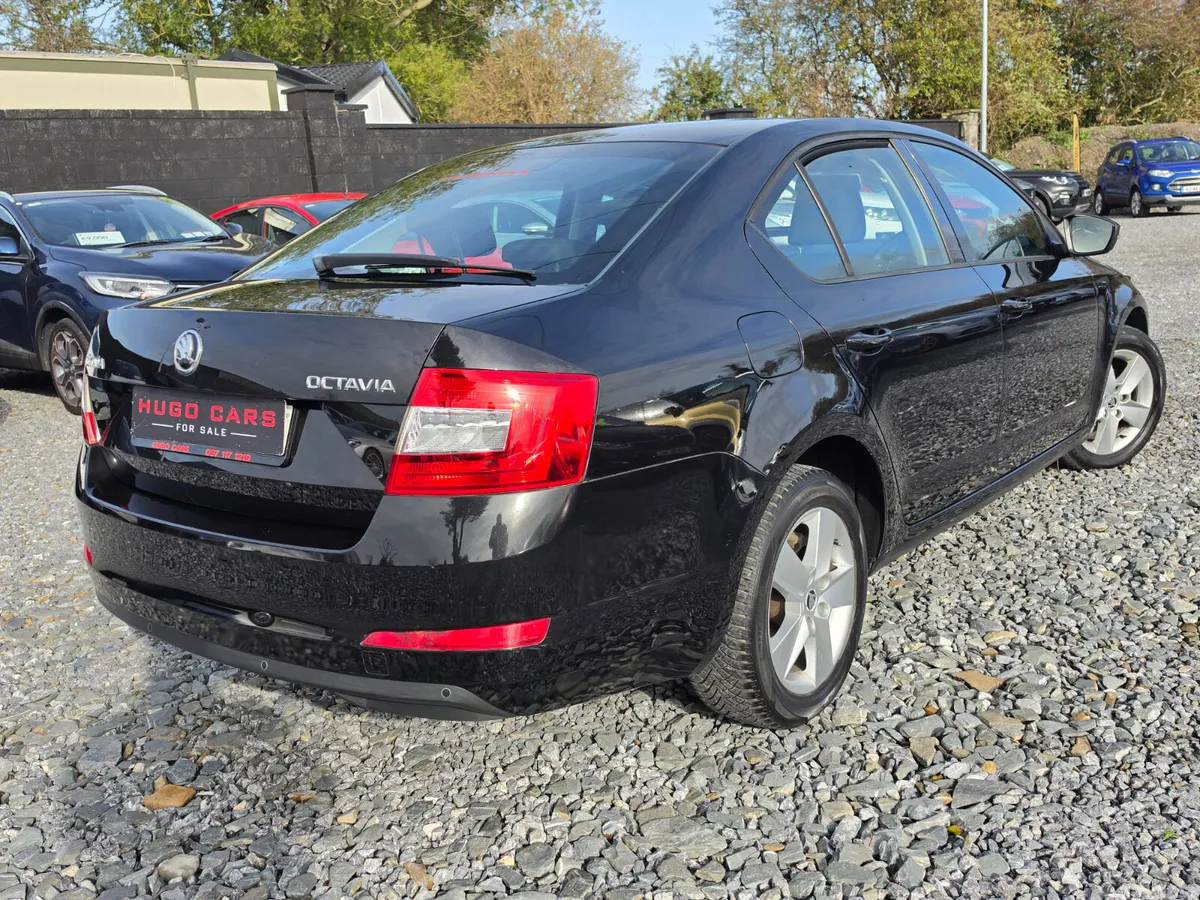 Skoda Octavia Saloon, Diesel, 2015, Black