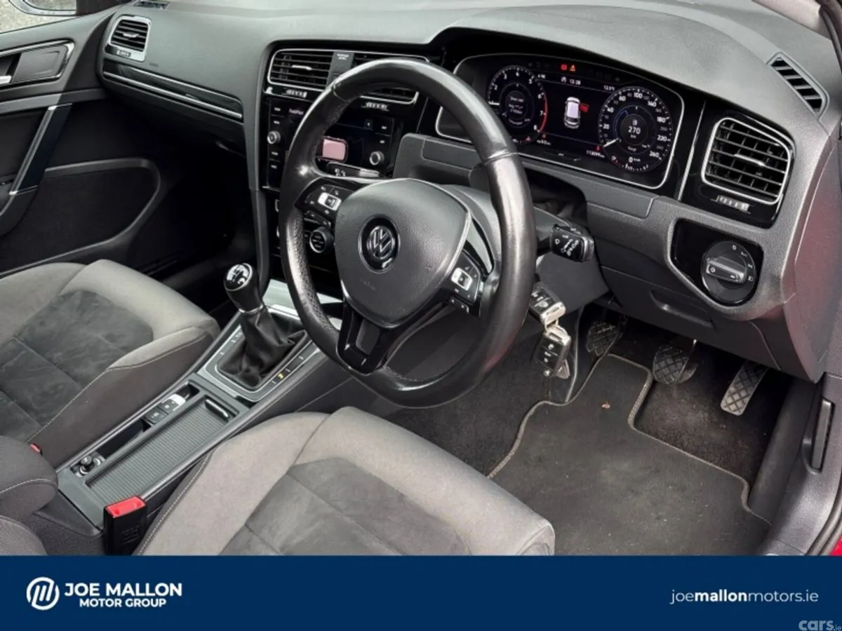 Volkswagen Golf Estate, Petrol, 2019, Red