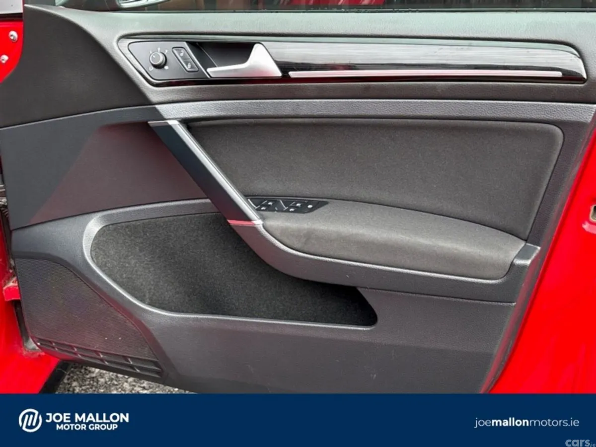 Volkswagen Golf Estate, Petrol, 2019, Red