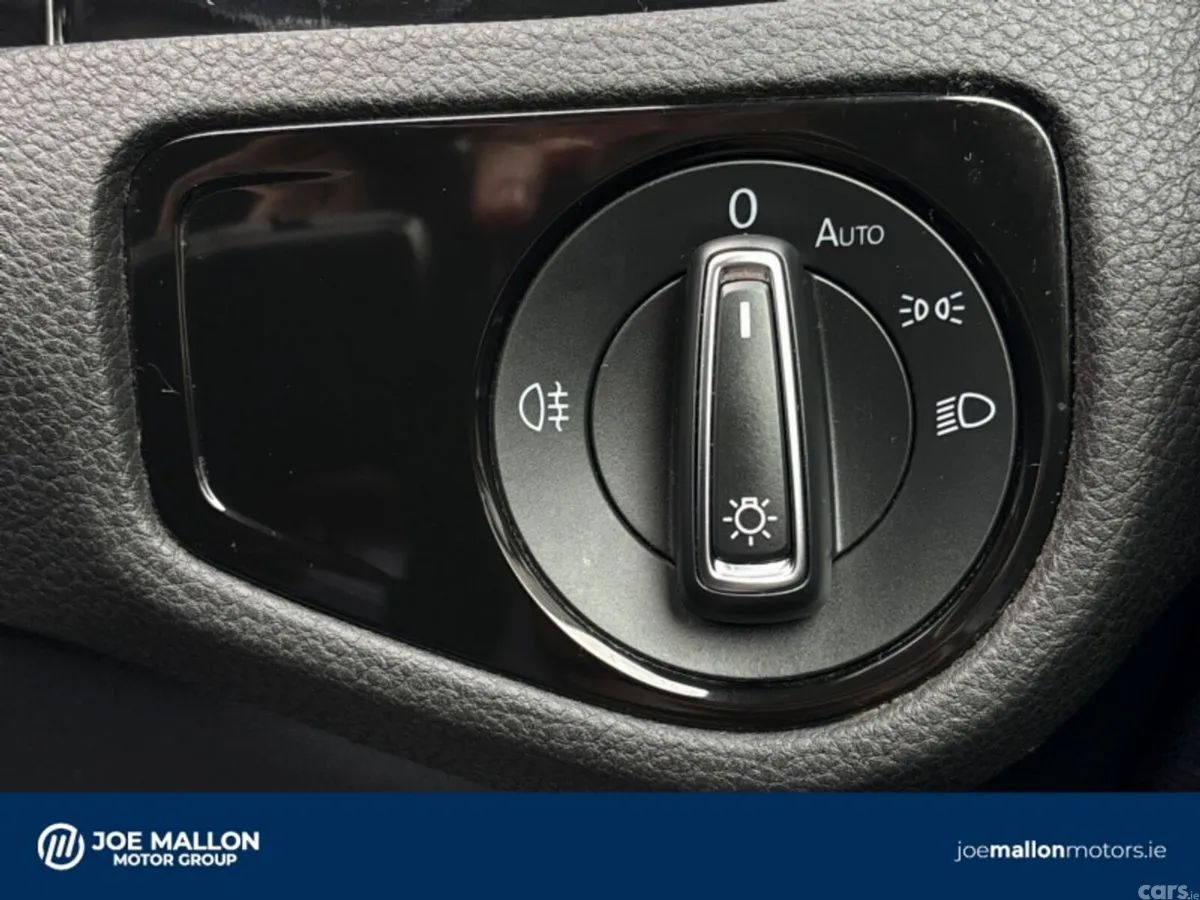 Volkswagen Golf Estate, Petrol, 2019, Red