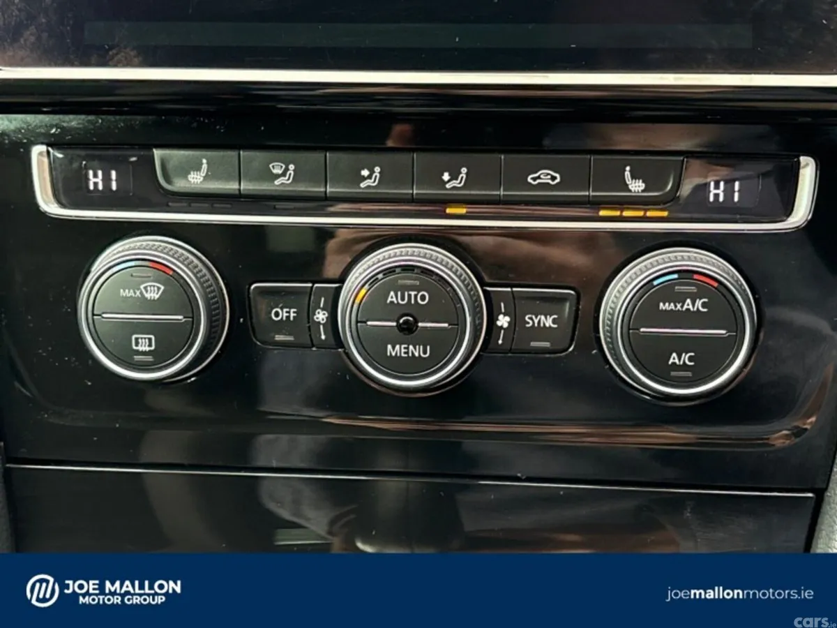 Volkswagen Golf Estate, Petrol, 2019, Red