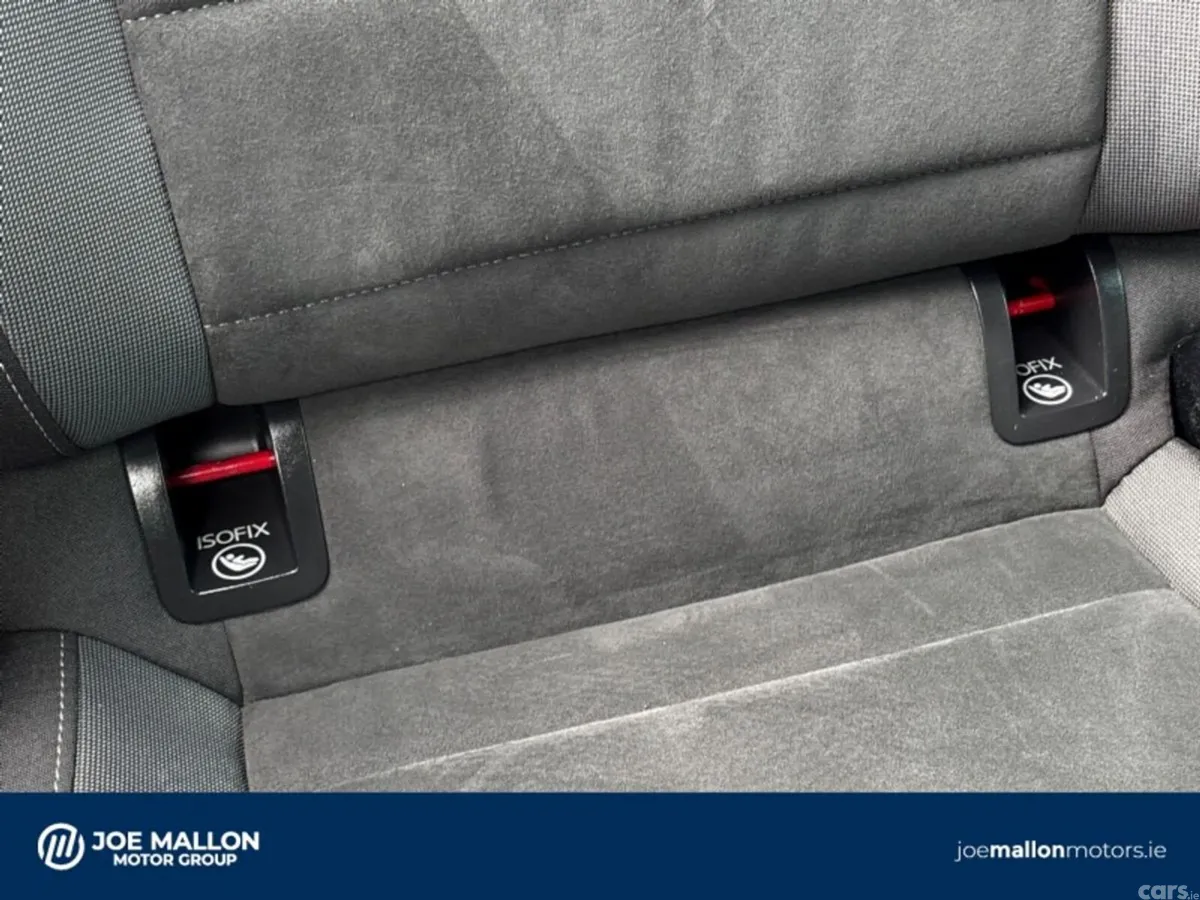 Volkswagen Golf Estate, Petrol, 2019, Red