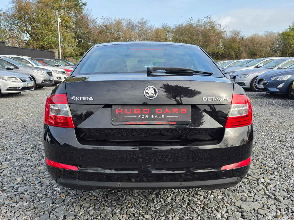 Skoda Octavia Saloon, Diesel, 2015, Black