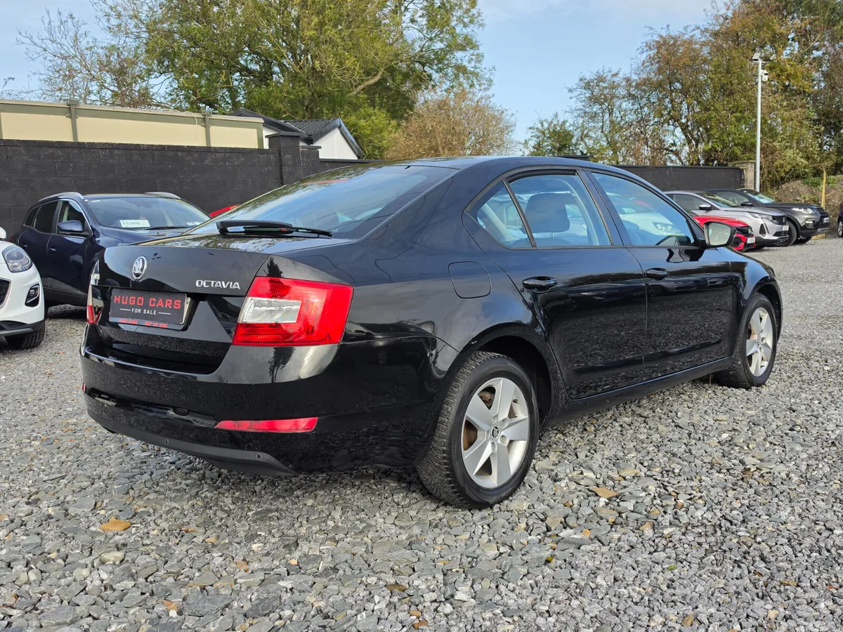 Skoda Octavia Saloon, Diesel, 2015, Black