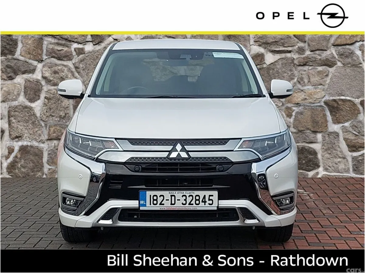 Mitsubishi Outlander SUV, Petrol Plug-in Hybrid, 2018, White