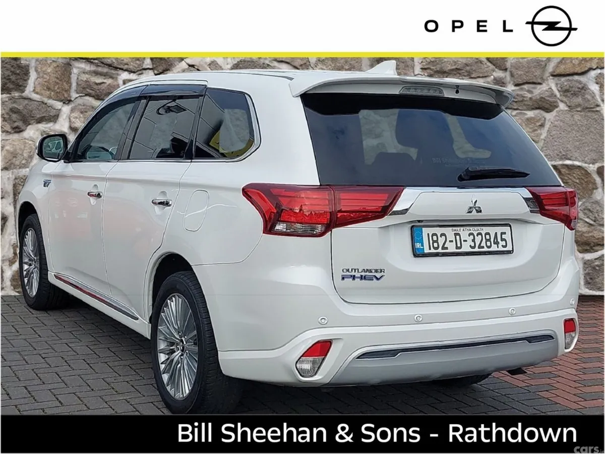 Mitsubishi Outlander SUV, Petrol Plug-in Hybrid, 2018, White