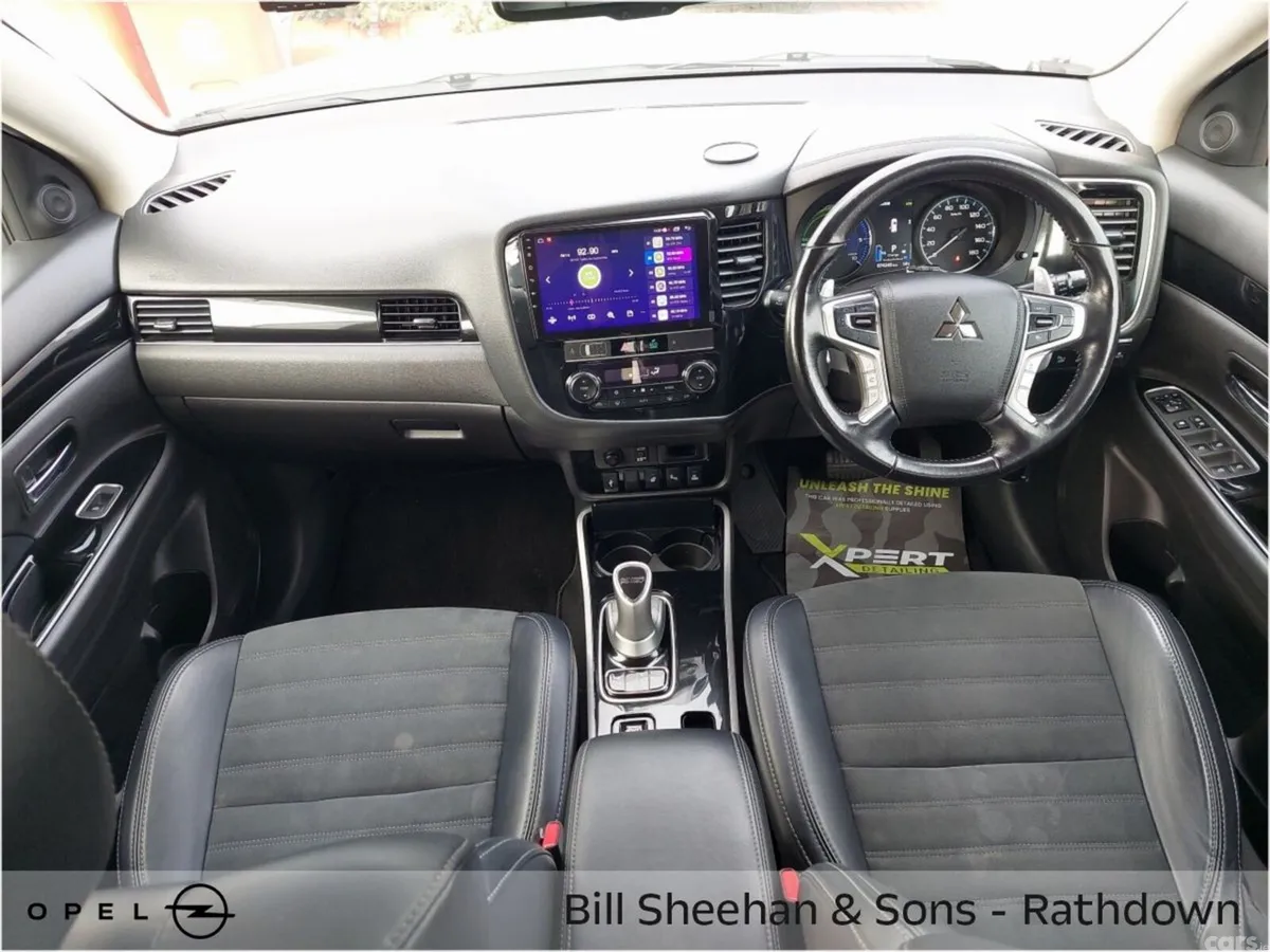 Mitsubishi Outlander SUV, Petrol Plug-in Hybrid, 2018, White