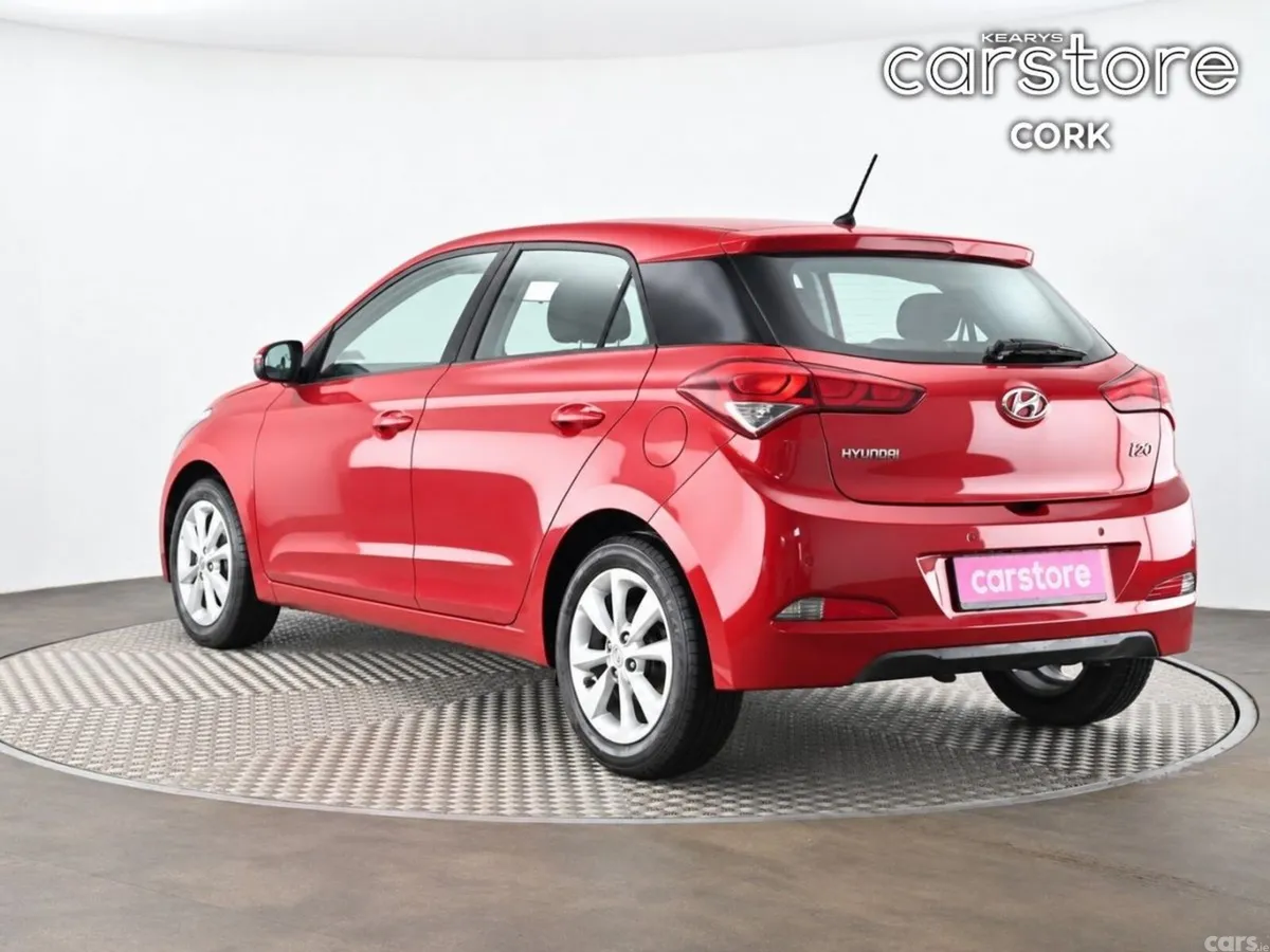 Hyundai i20 Hatchback, Petrol, 2016, Red