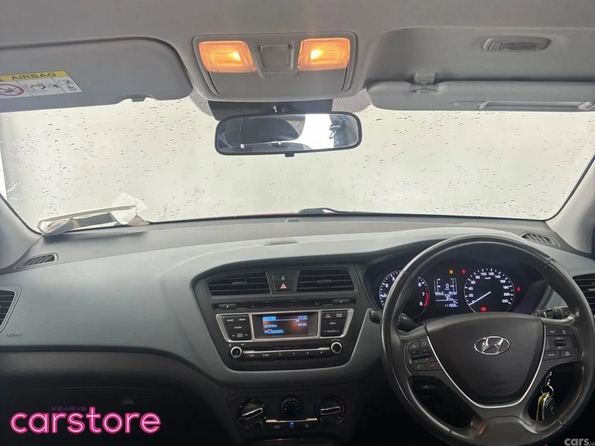 Hyundai i20 Hatchback, Petrol, 2016, Red