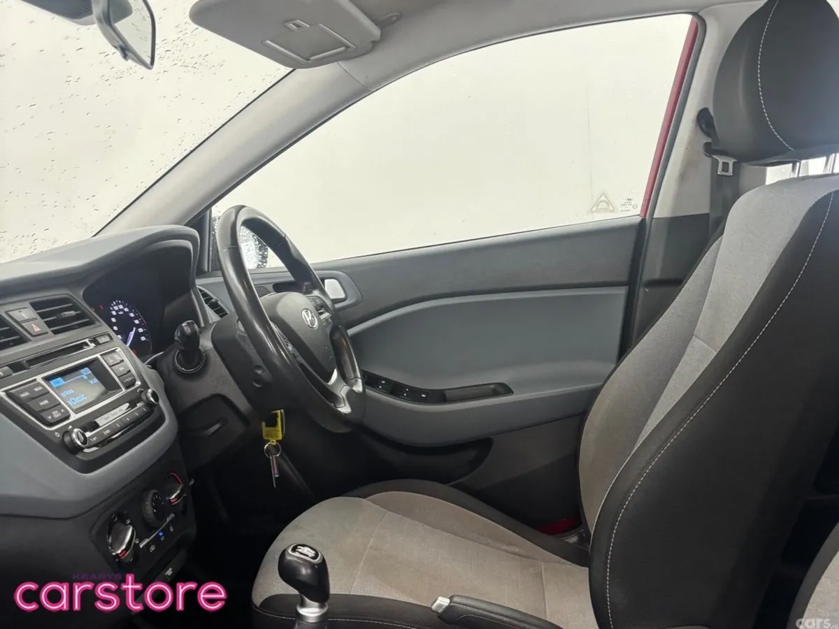 Hyundai i20 Hatchback, Petrol, 2016, Red