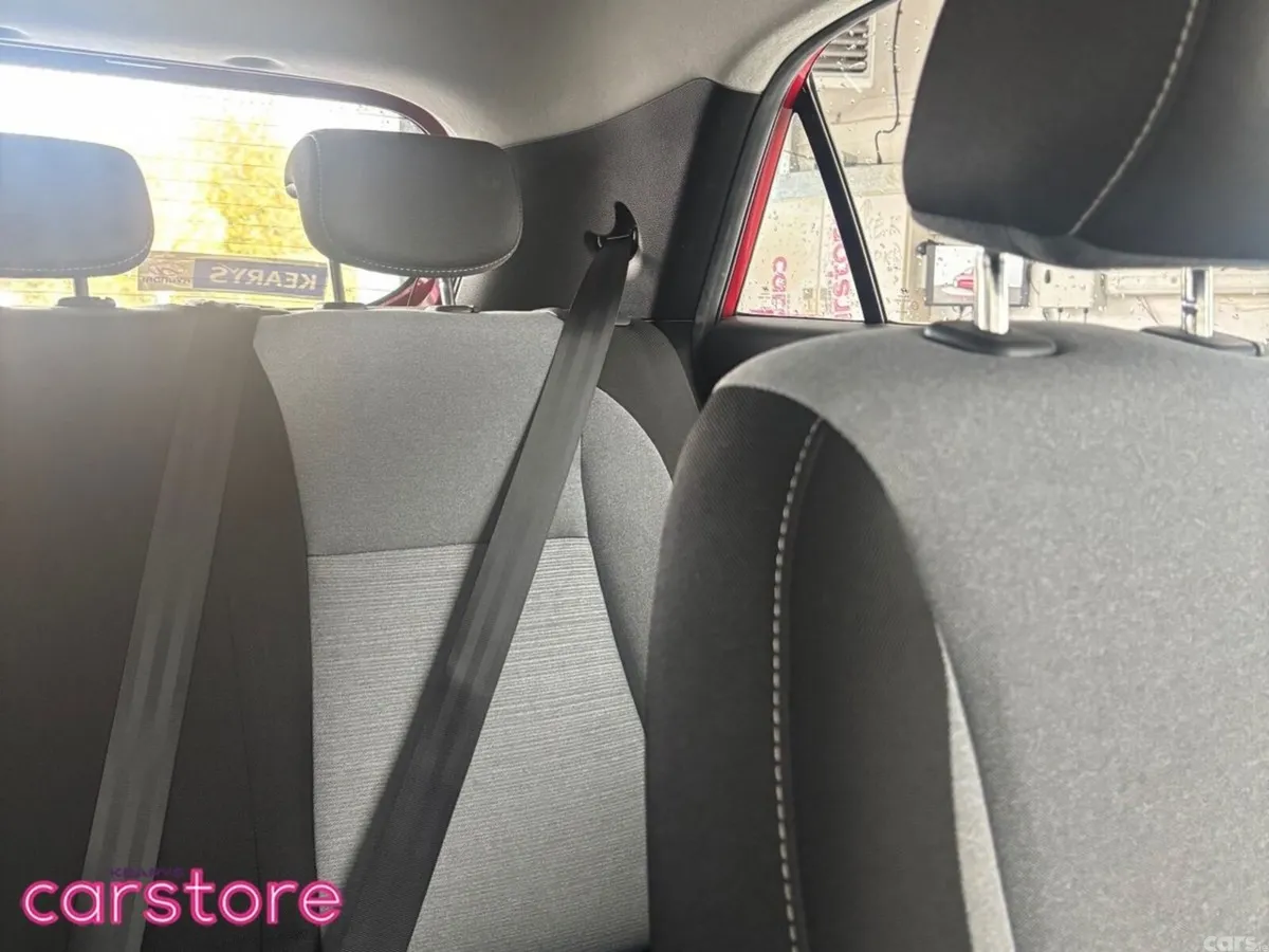 Hyundai i20 Hatchback, Petrol, 2016, Red