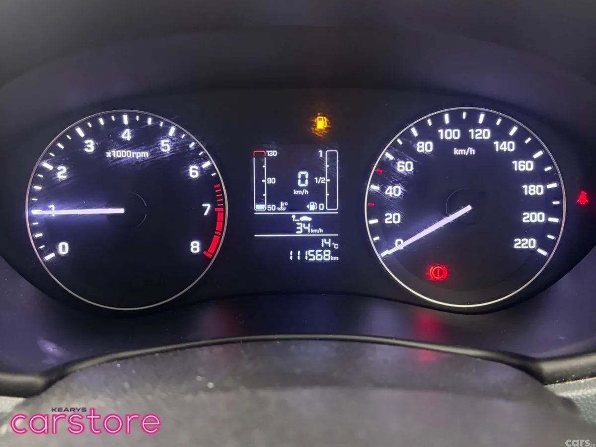 Hyundai i20 Hatchback, Petrol, 2016, Red