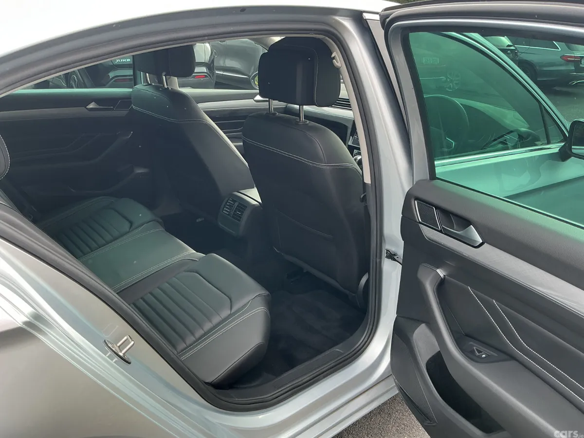 Volkswagen Passat Saloon, Petrol Hybrid, 2022, Silver