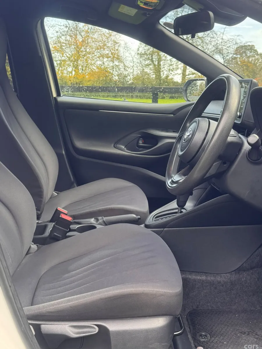 Toyota Yaris Hatchback, Petrol, 2020, White