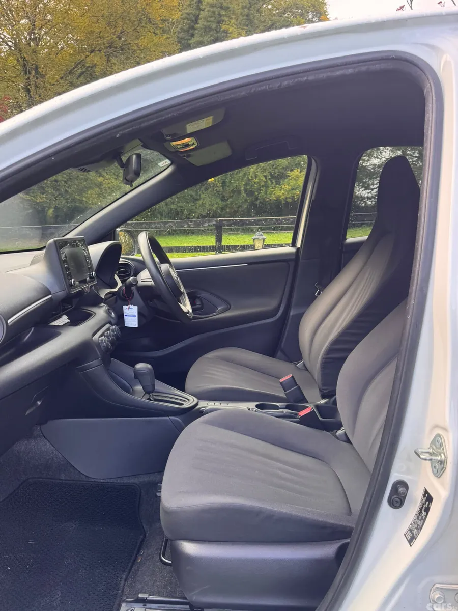 Toyota Yaris Hatchback, Petrol, 2020, White