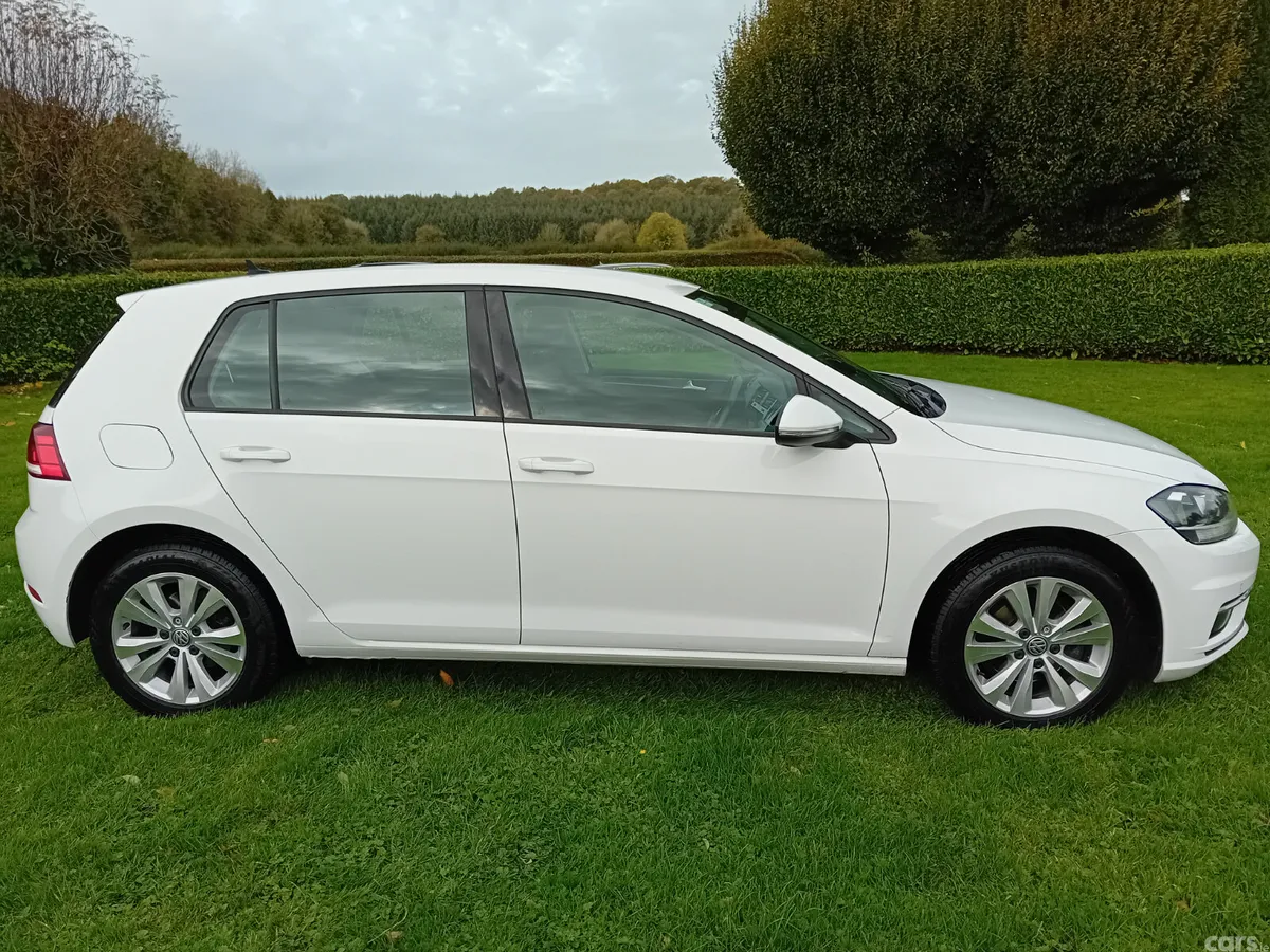 Volkswagen Golf Estate, Petrol, 2017, White