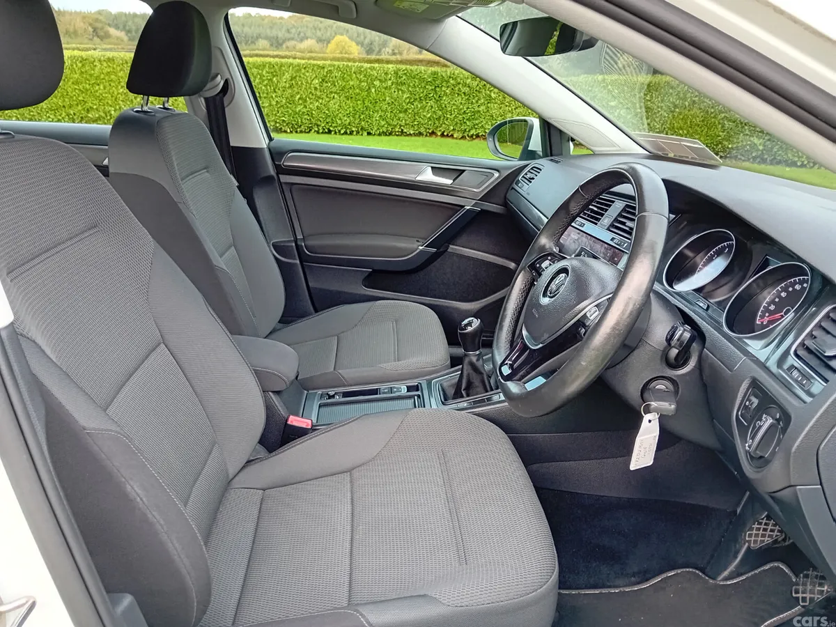 Volkswagen Golf Estate, Petrol, 2017, White