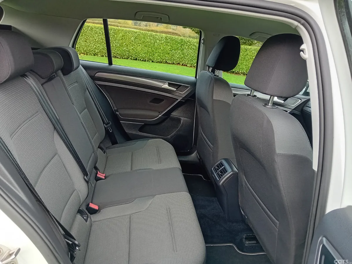 Volkswagen Golf Estate, Petrol, 2017, White