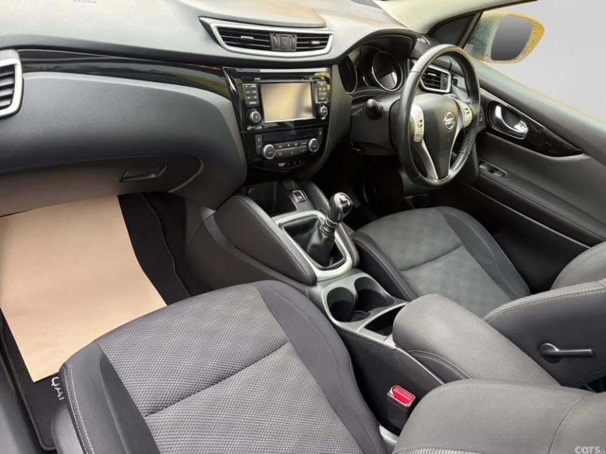 Nissan Qashqai SUV, Diesel, 2017, Grey