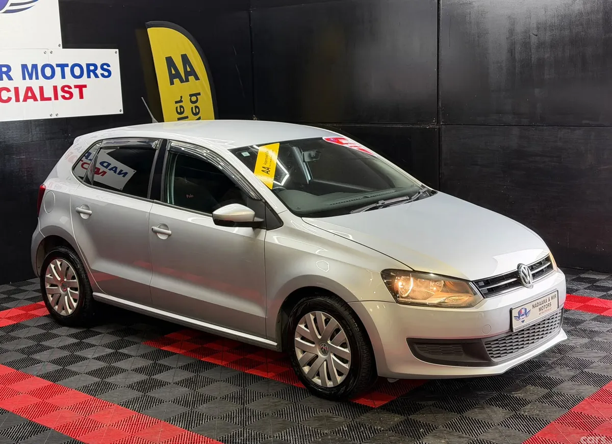 Volkswagen Polo Hatchback, Petrol, 2014, Silver