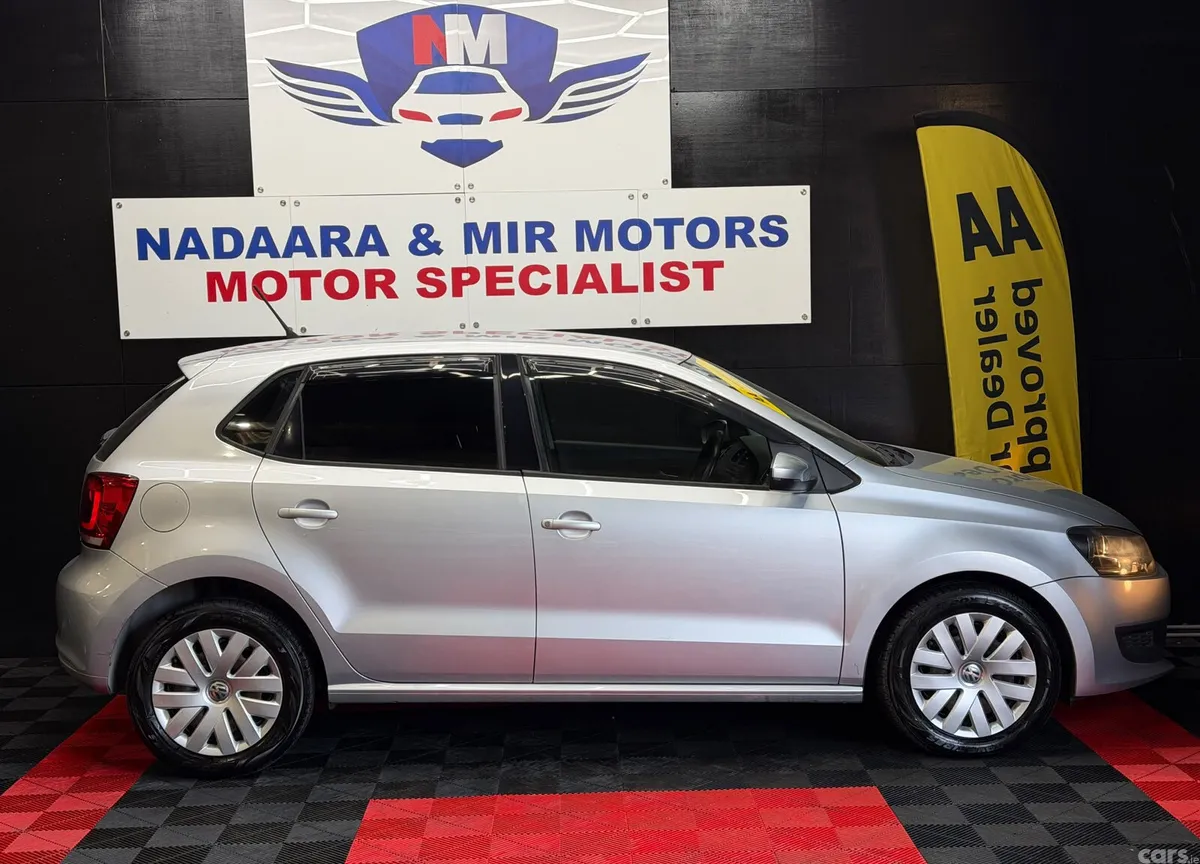 Volkswagen Polo Hatchback, Petrol, 2014, Silver