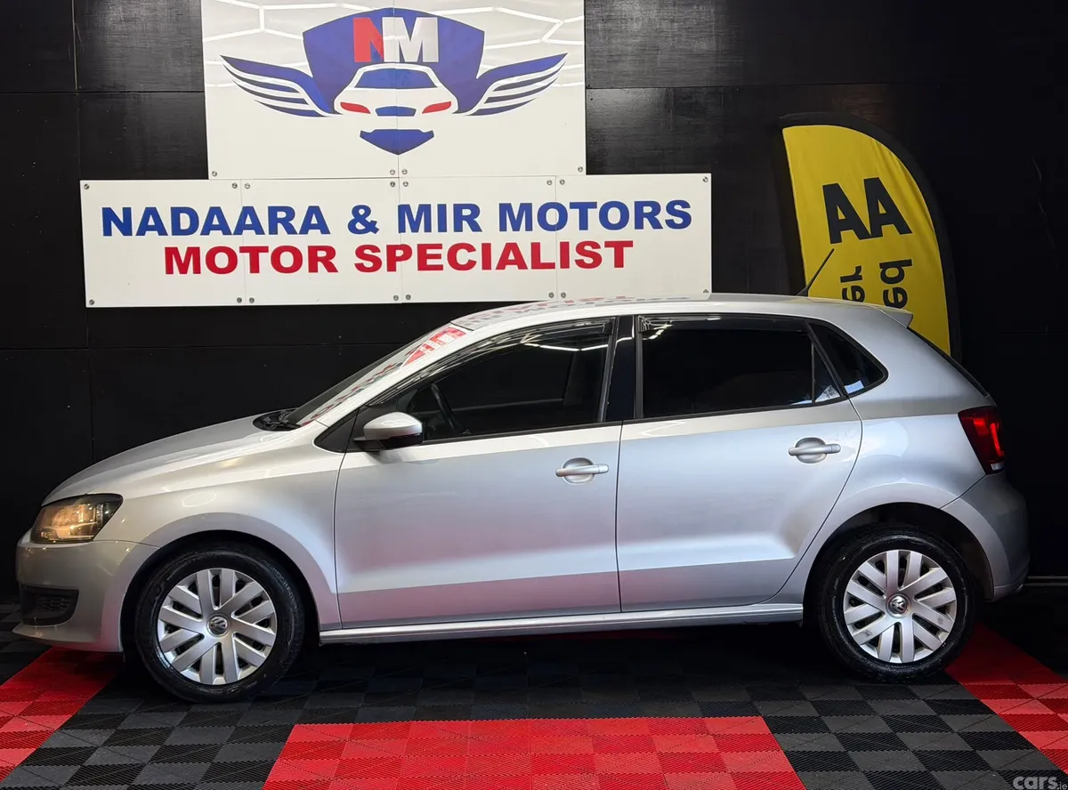 Volkswagen Polo Hatchback, Petrol, 2014, Silver