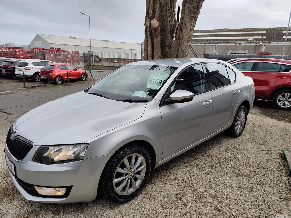 Skoda Octavia Saloon, Diesel, 2017, Grey