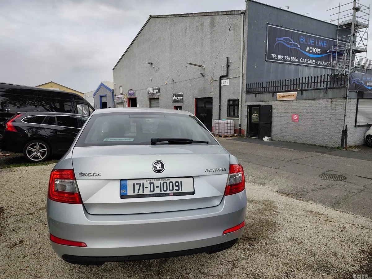 Skoda Octavia Saloon, Diesel, 2017, Grey