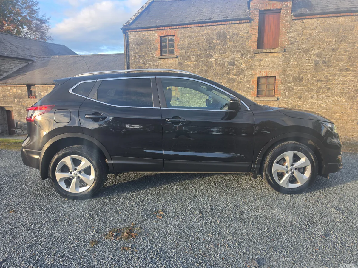 Nissan Qashqai MPV, Petrol, 2020, Black