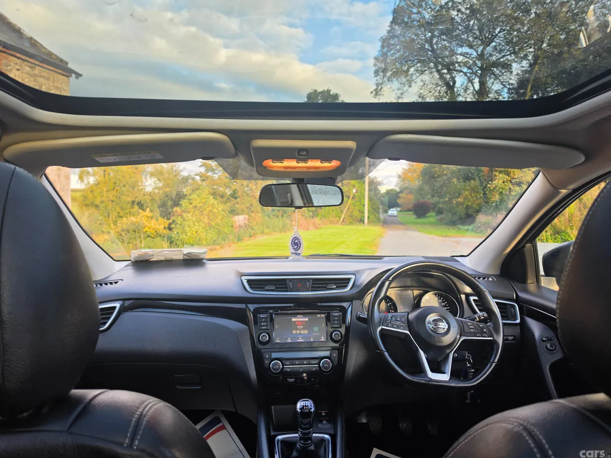 Nissan Qashqai MPV, Petrol, 2020, Black