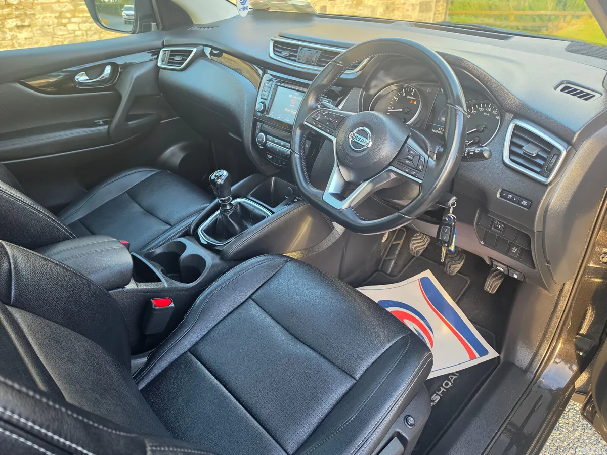 Nissan Qashqai MPV, Petrol, 2020, Black