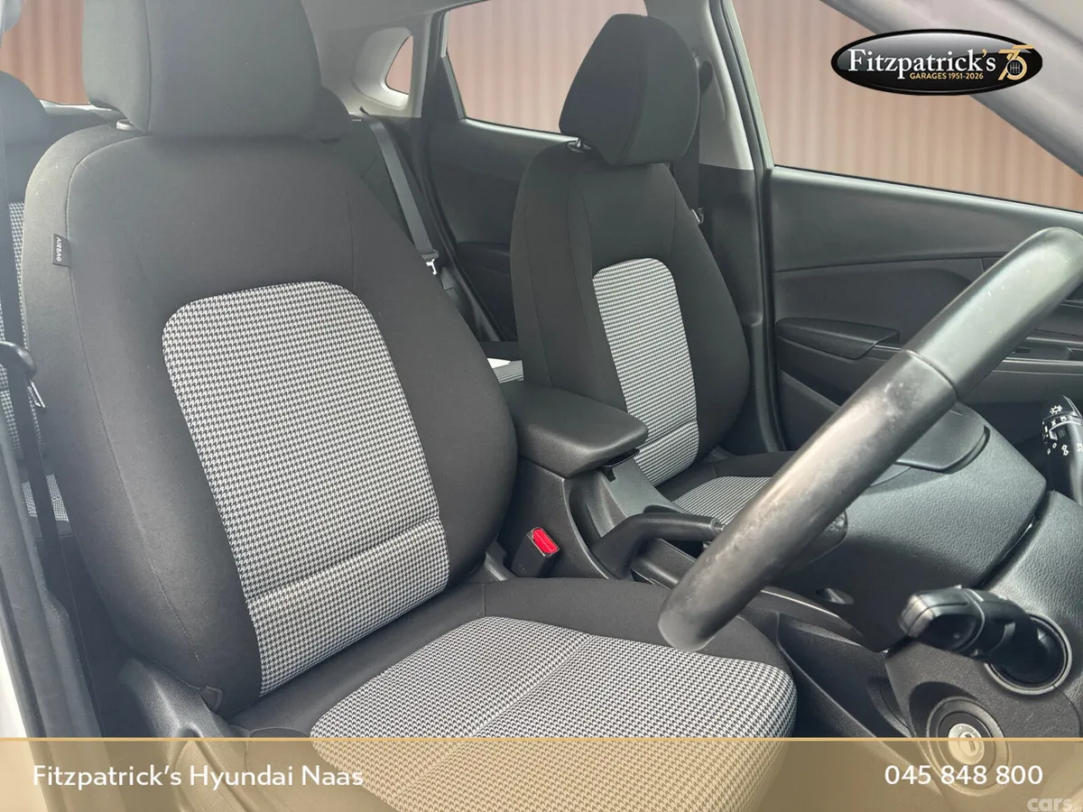 Hyundai KONA MPV, Petrol, 2022, Grey