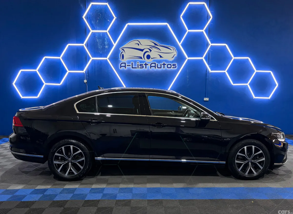 Volkswagen Passat Saloon, Diesel, 2021, Black
